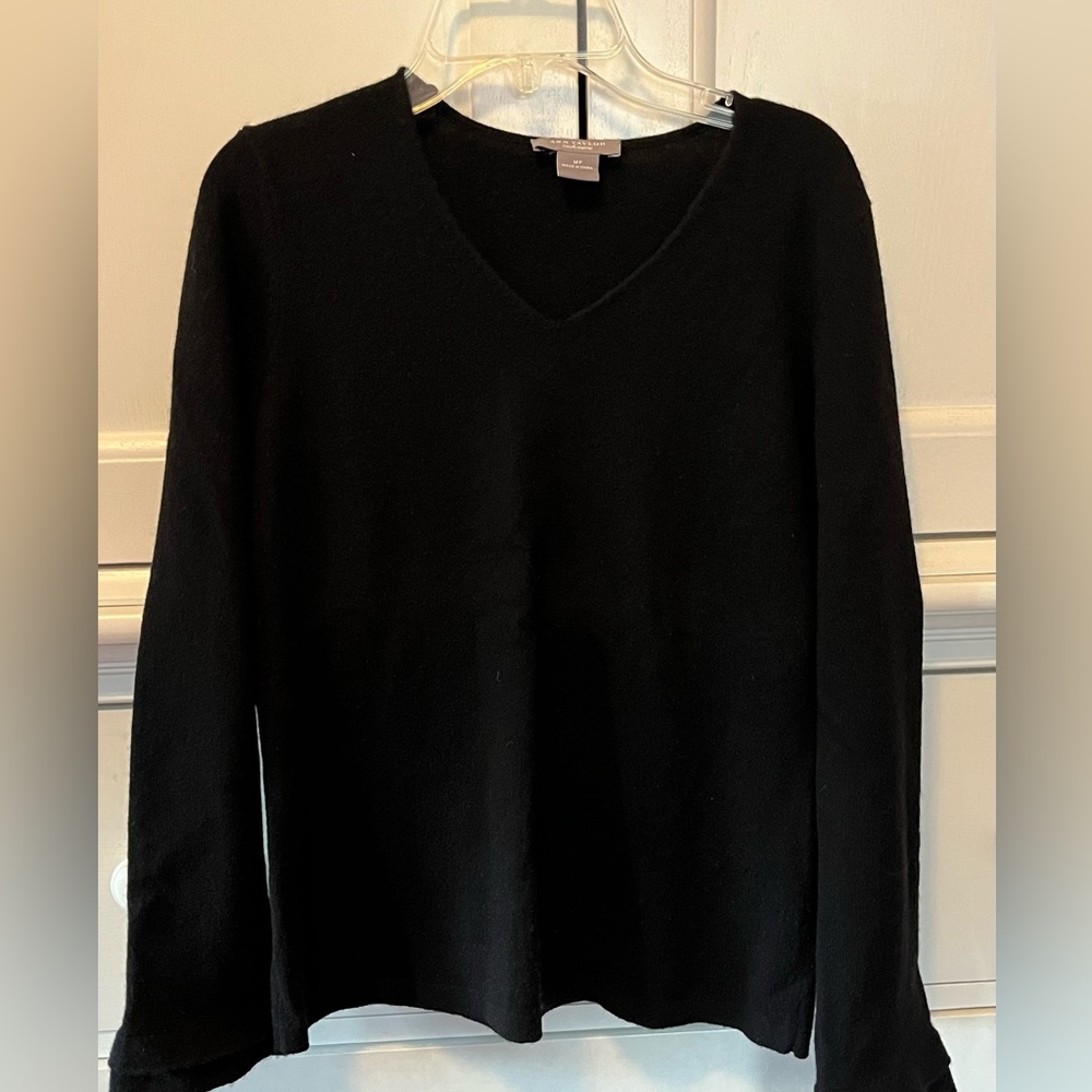 Cashmere medium petite Ann Taylor pullover v-neck sweater - black. Gently used